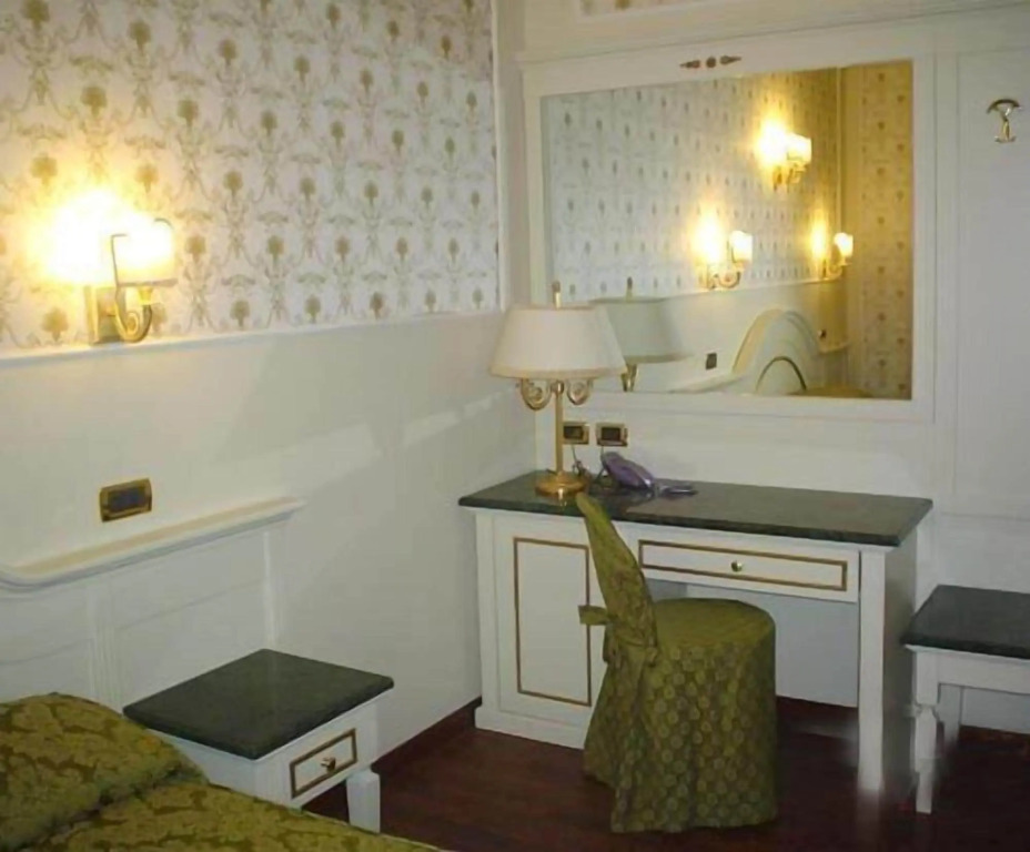 Hotel Dina