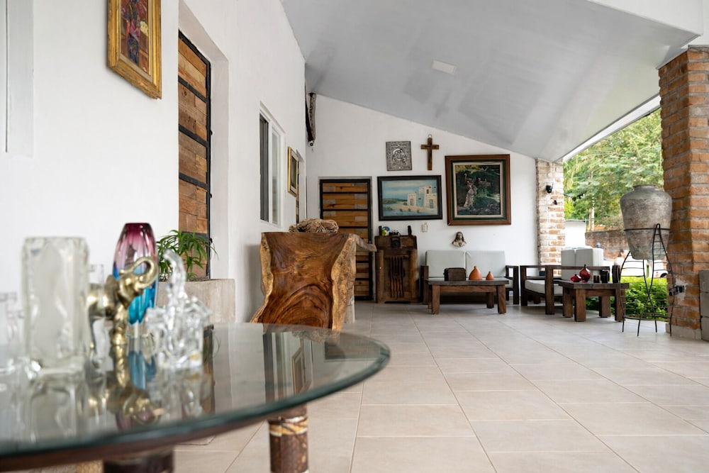 Amalfi Surf Lodge