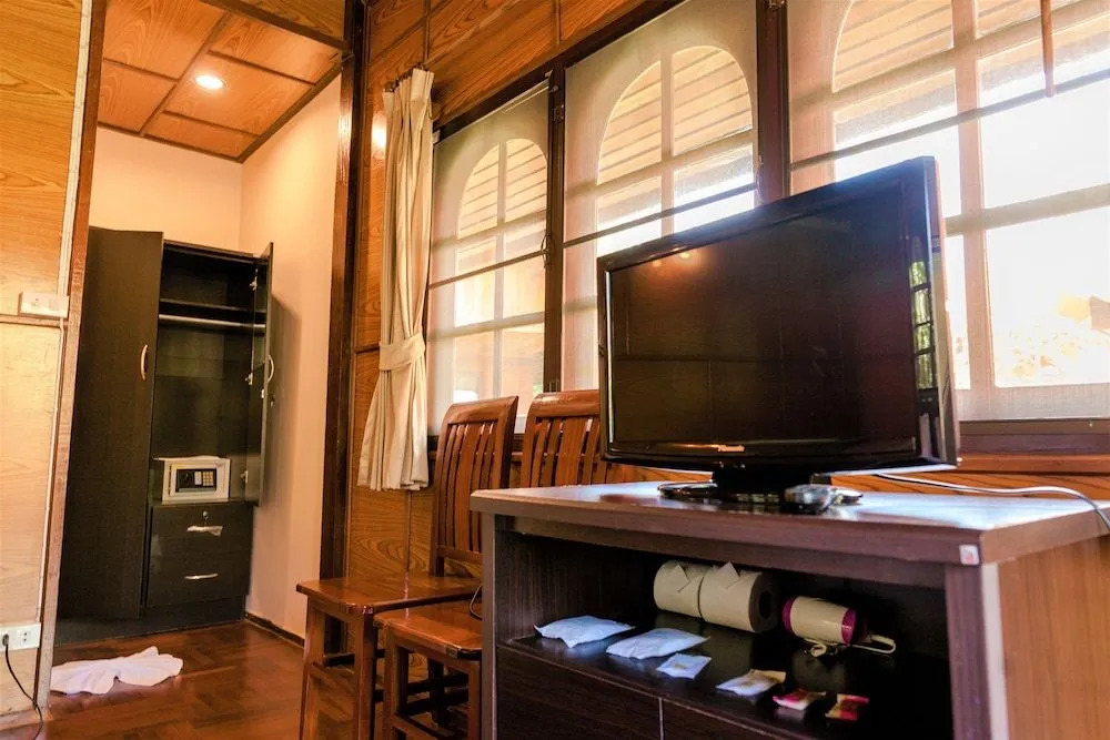 Bangrak Pier Bungalow