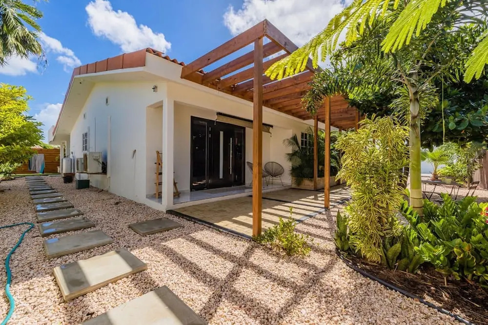 NEW 4br3ba Villa Near Eagle Beach w Private Pool