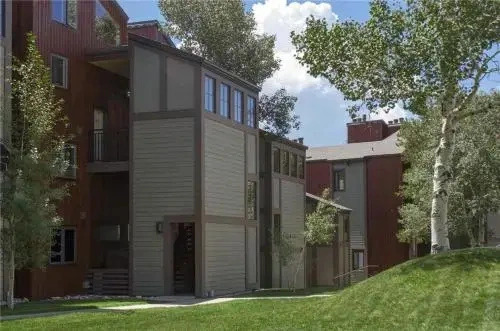 West Condominiums - W3531