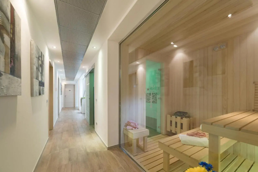 Villa Costanza- private heated pool, steam room & sauna - Bellagio Village Residence
