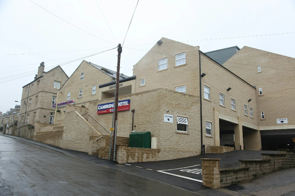 Cambridge Hotel