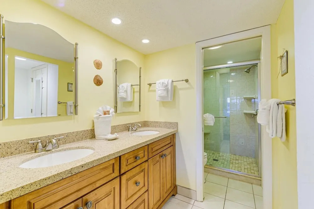 Sanibel Siesta on the Beach Unit 406 2 Bedrooms 2 Bathrooms Condo