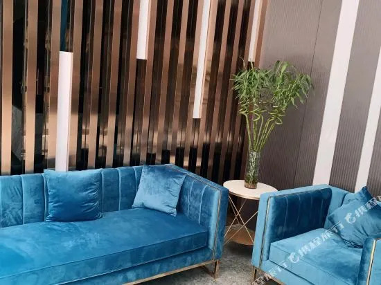 Home Inn Cloud Four Seasons Hotel (Taiyuan Liuxiang Bell Tower Street Scenic Area Branch)