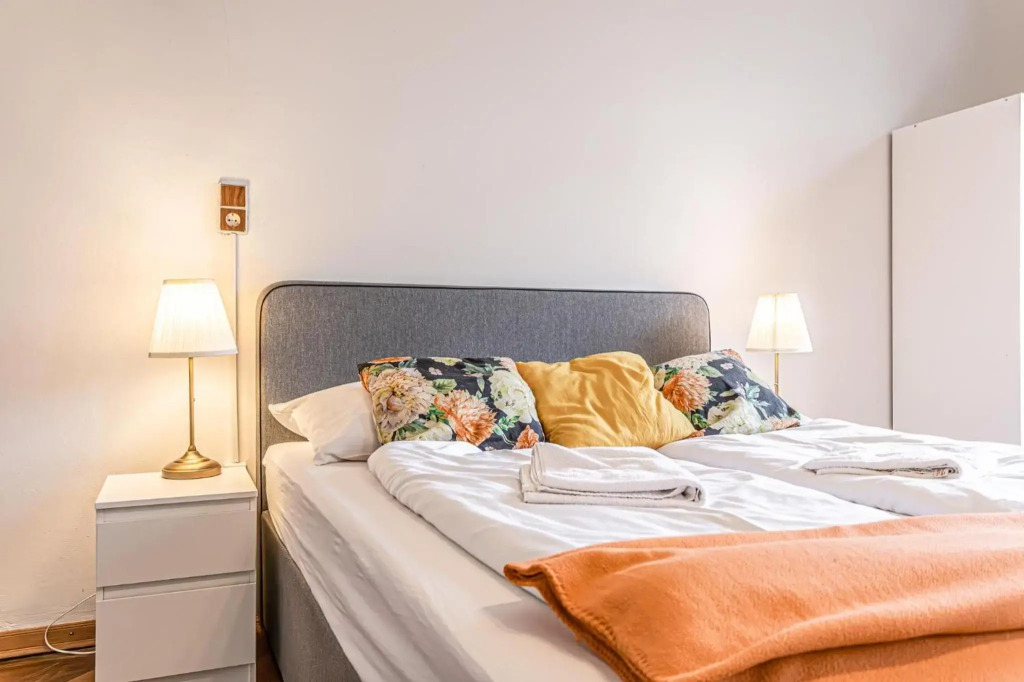 Gorgeous 1BR Apt near AKH Hospital