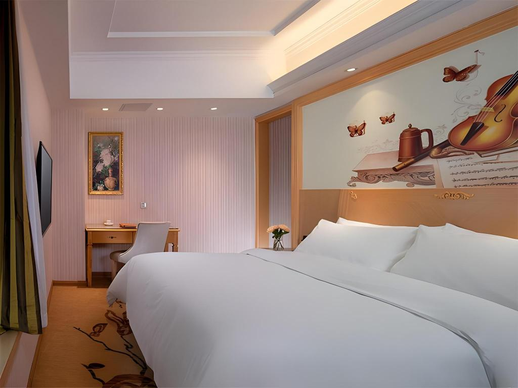 Vienna Hotel (Ledong Gongyuan)