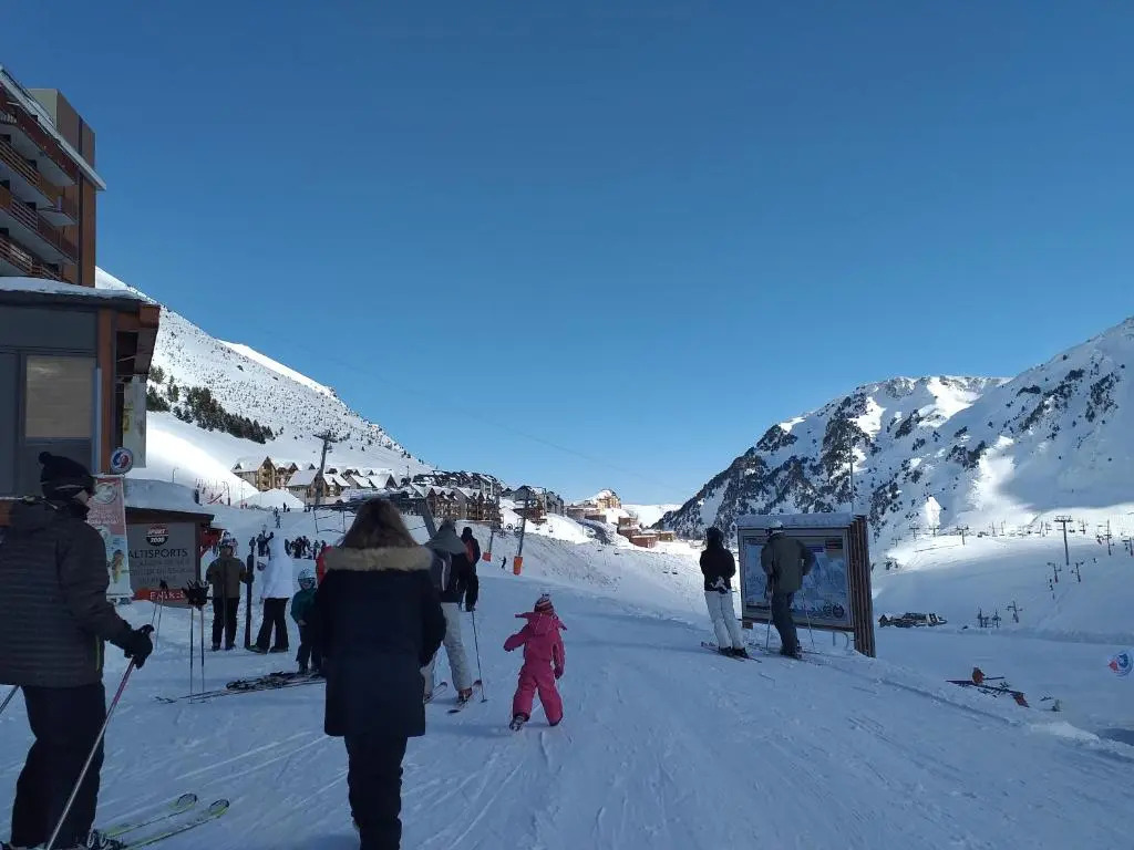 STUDIO en PLEINE MONTAGNE AVEC VUE SUR MARMOTTES