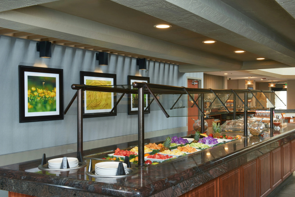 DoubleTree by Hilton Fresno Convention Center