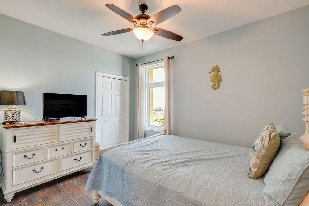 Unwind Poolside, Walk to Shore! 12th-floor PCB Gem