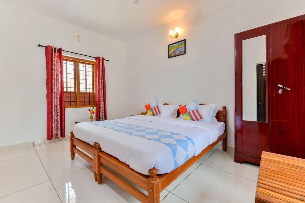 OYO 17827 Home Luxury 1BHK Meppadi