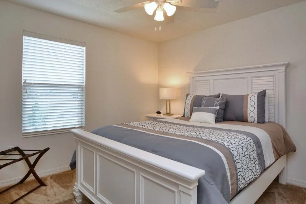 Compass Bay- 4 Bedroom Townhome- 1950cy Townhouse