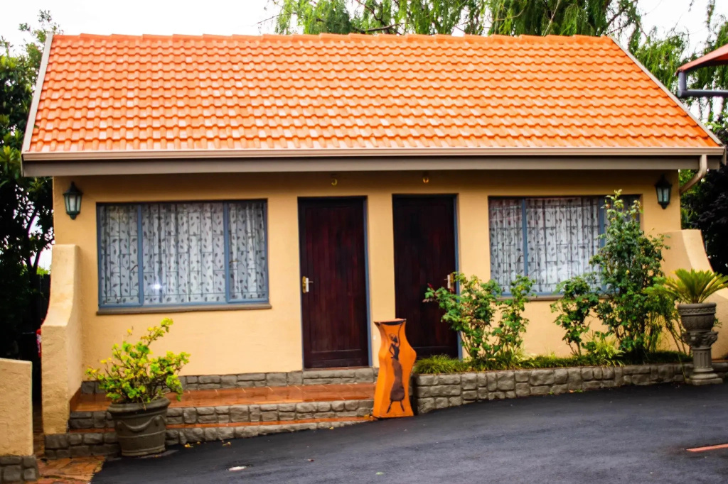 Orange Love Paradise Guest House