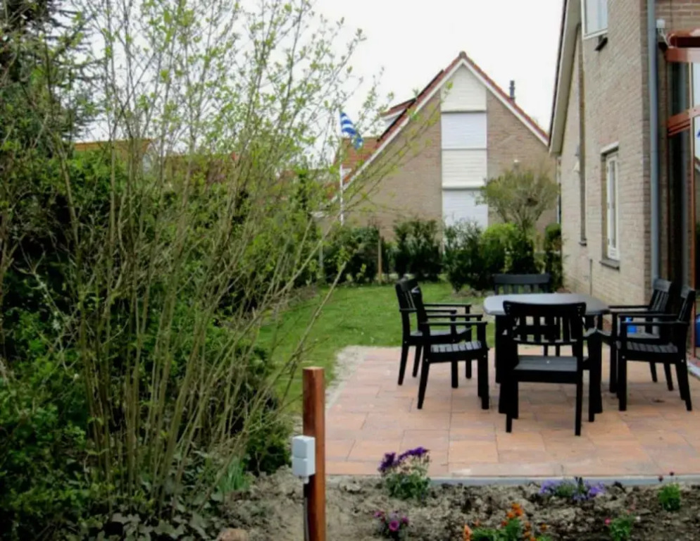 Nice holiday home with courtyard