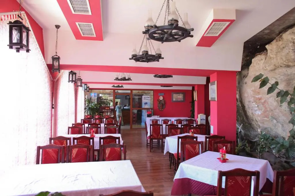 Ribarska Sreshta Family Hotel