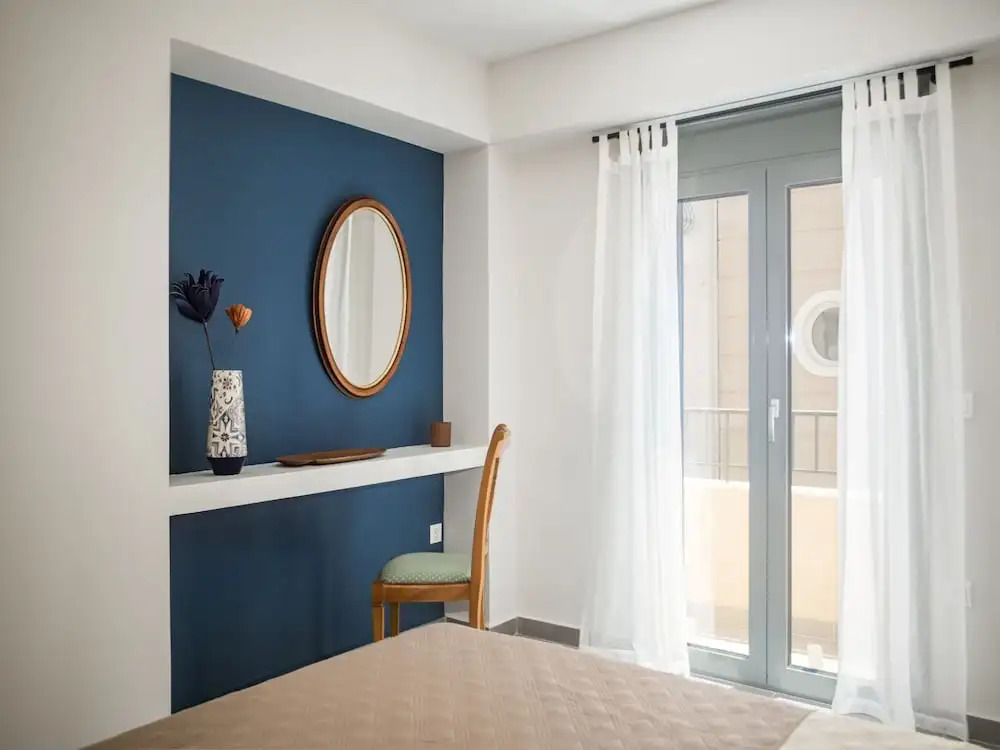 Elegant City Apartment - 250m From Solomos Square