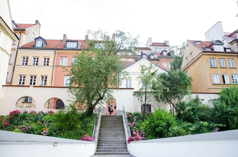 Bridge Old Town Hostel
