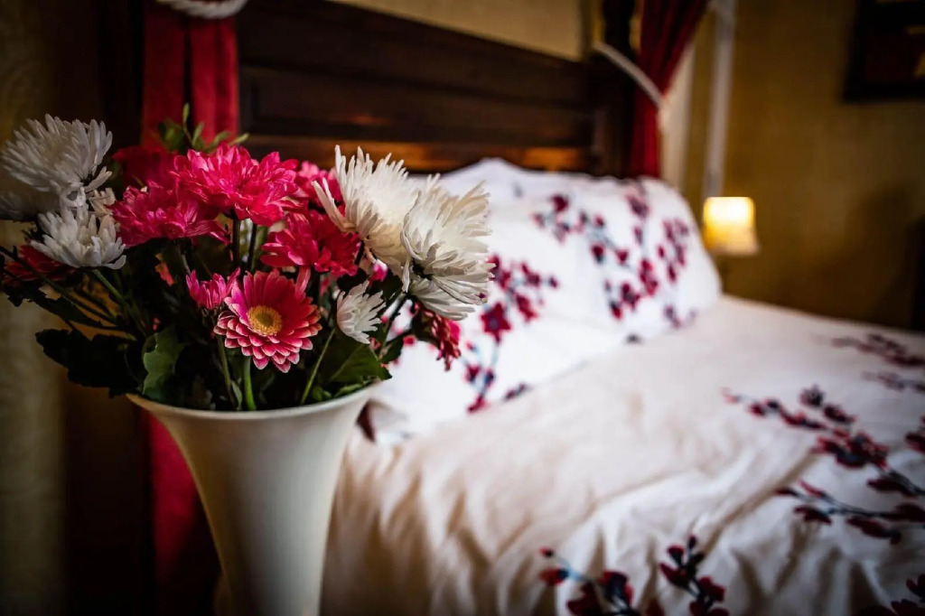 The Raincliffe Hotel
