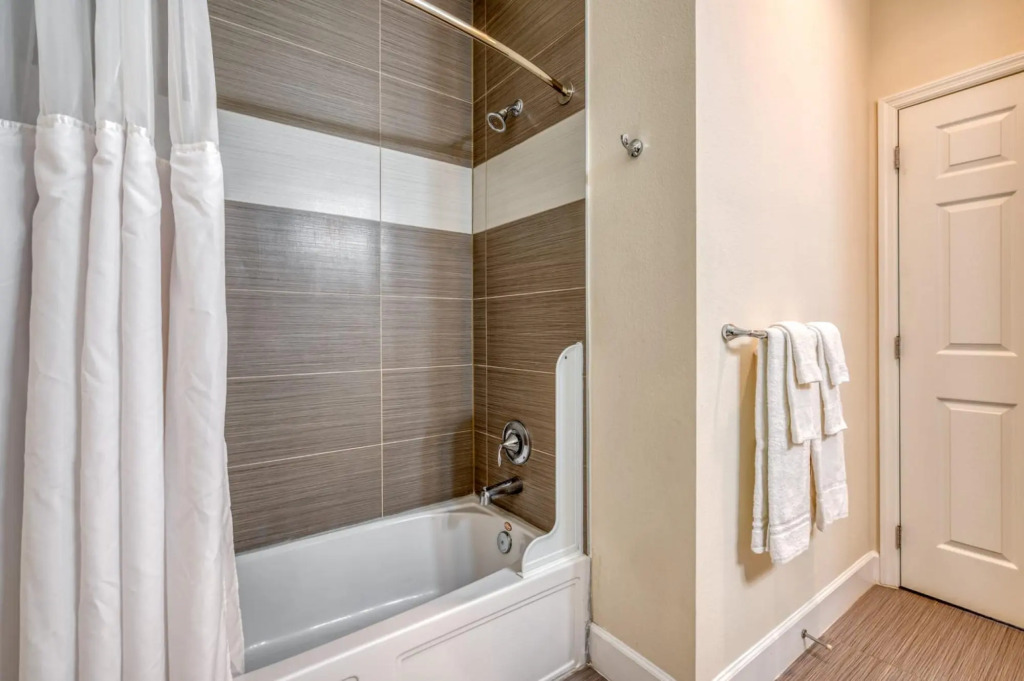 Nice and pleasant townhome villa with private pool near Disney
