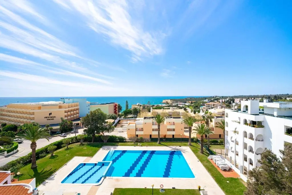 Acqua Vista Family Apartment - 200M from BEACH