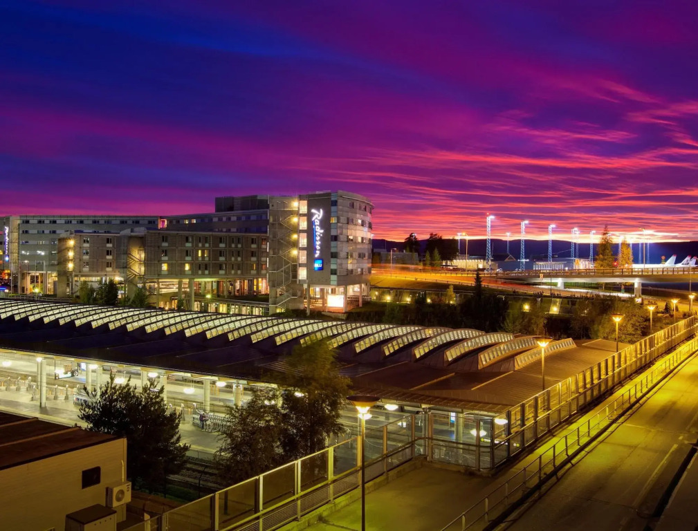 Отель Radisson Blu Airport