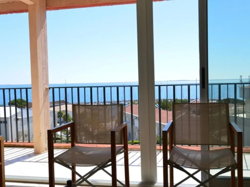 Appartement Mèze, 4 pièces, 6 personnes - FR-1-604-5