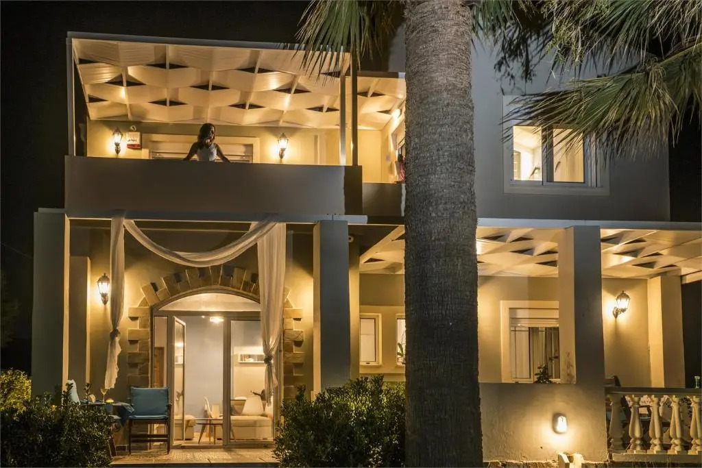Big Blue Villa in Kisamos, 10 meters from Sea