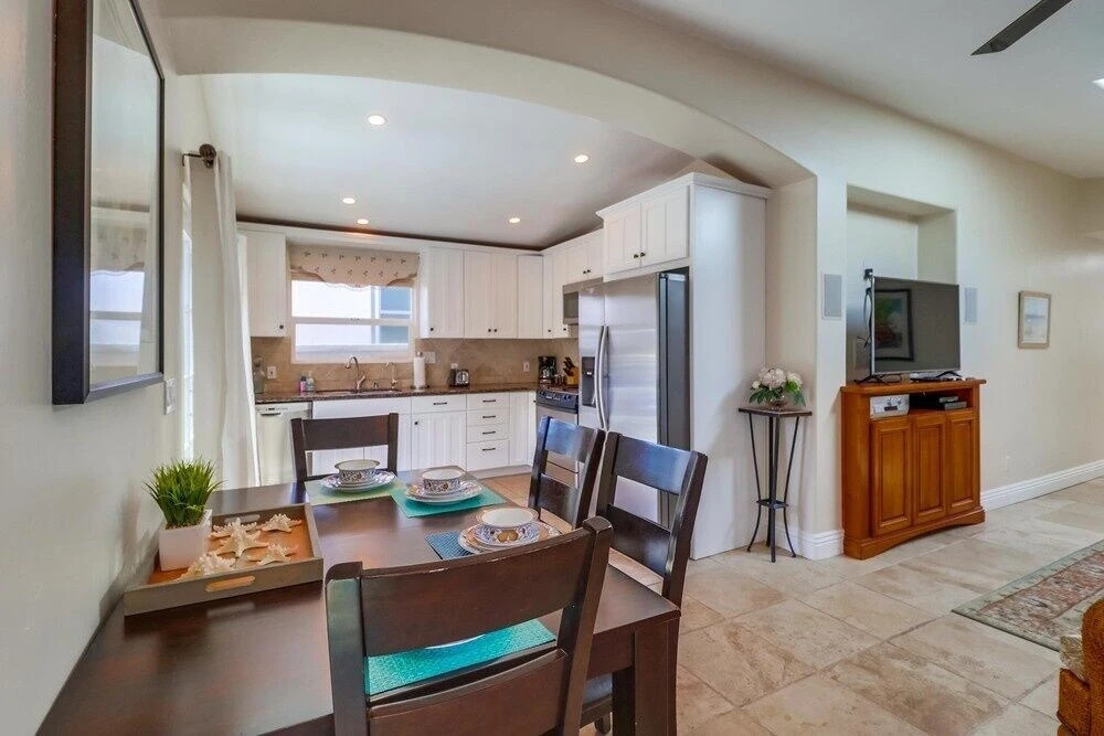 Beach & Bay - 3 Br Home