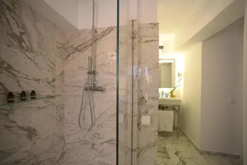Achillion Liston Suites