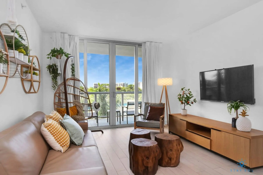 Tropical Apartment w/Balcony|Pool|Up To 4+ Gym