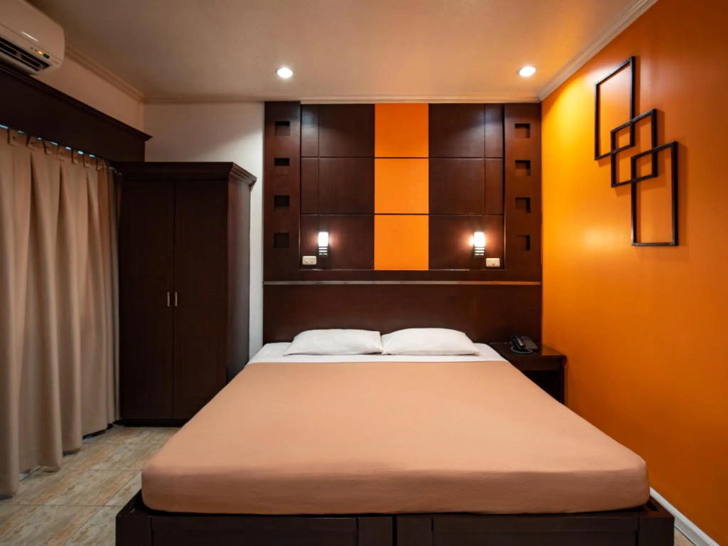 Paladin Hotel