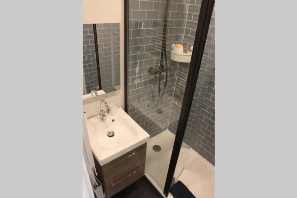 Nod Off in Neudorf! Cozy 2 Beds Near the Tram
