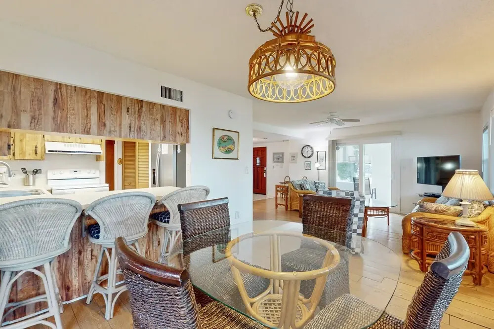 Spacious Seaside Cottage w/ Sunroom 1-minute Walk to Vilano Beach