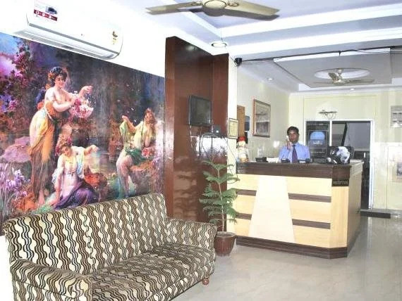 OYO 10347 Hotel Deepak