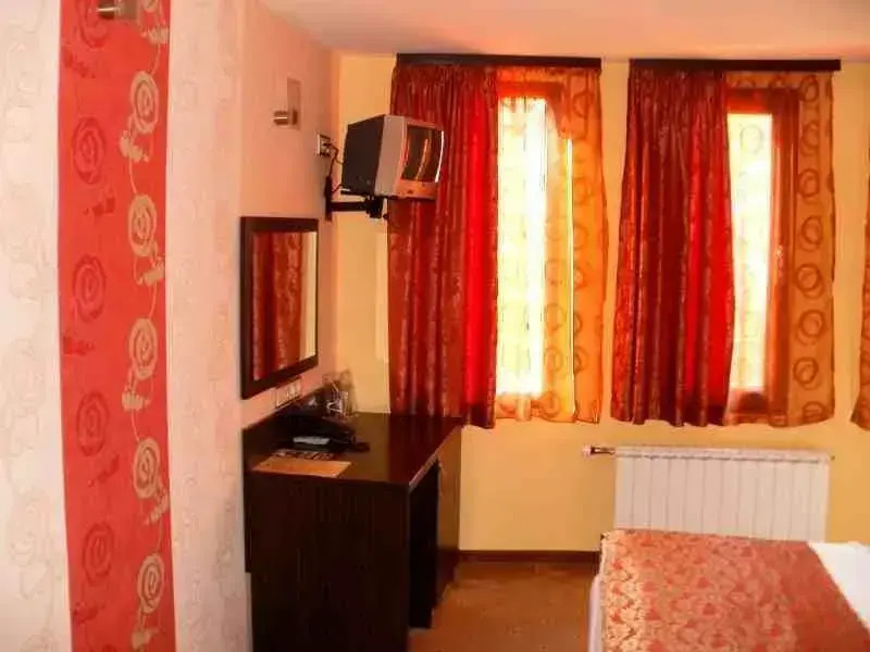 Eleganza Family Hotel - Free Parking