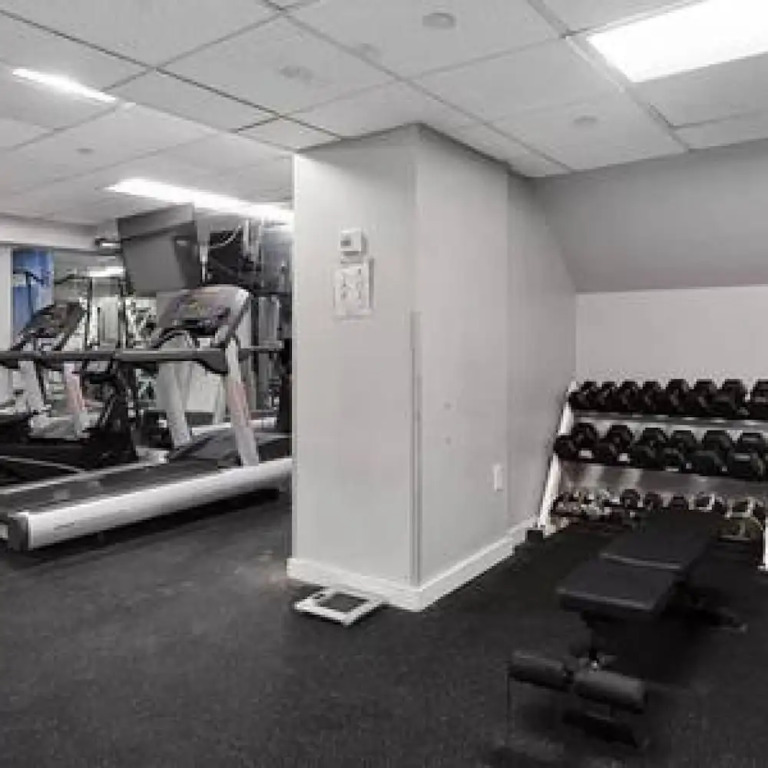 73-208 New 2BR 2bath UWS Doorman Gym