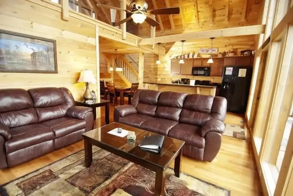 A Suite Mountain Escape 3 Bedrooms 2 Bathrooms Home