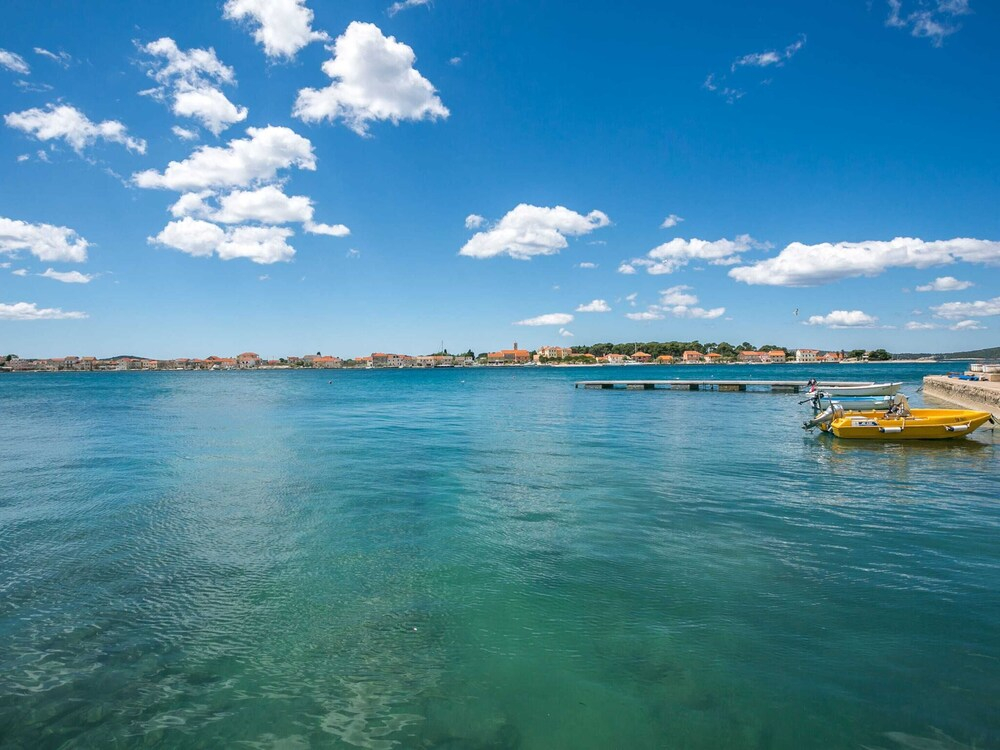 Apartment in Brodarica near Beach