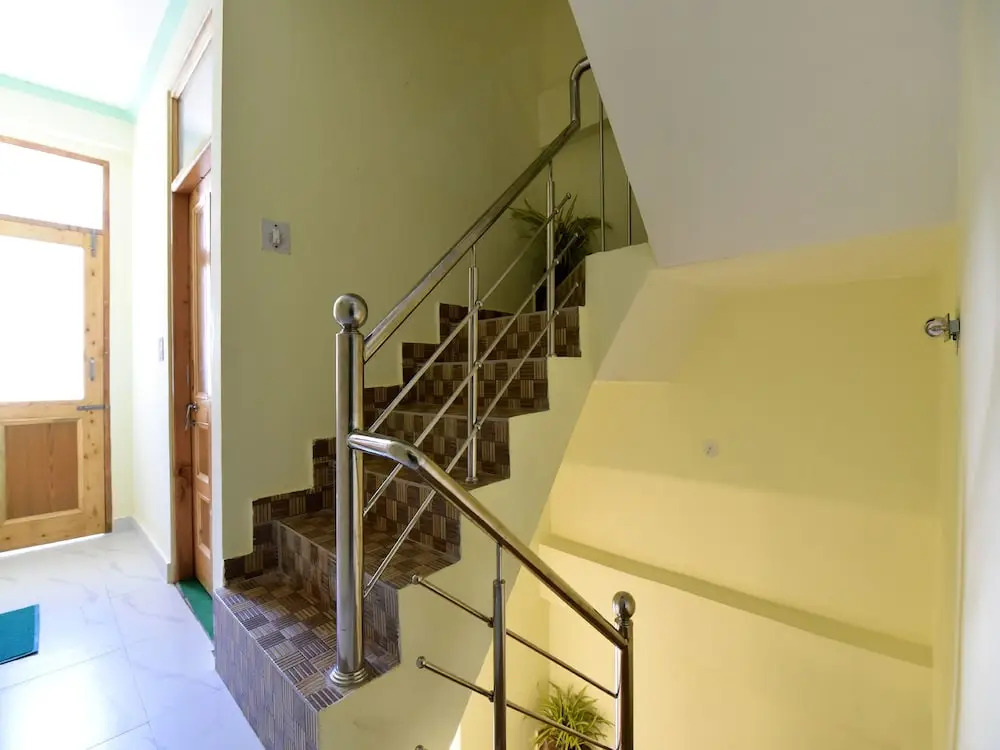 OYO 8648 Kyipo Khang Cottage BnB