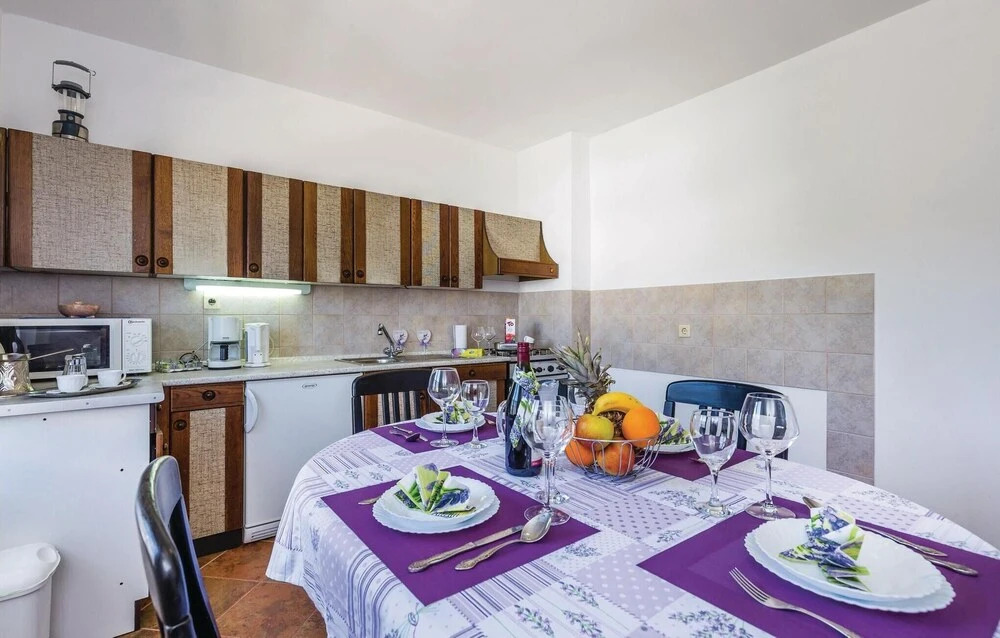 Beautiful Home in Jadranovo With Wifi and 2 Bedrooms