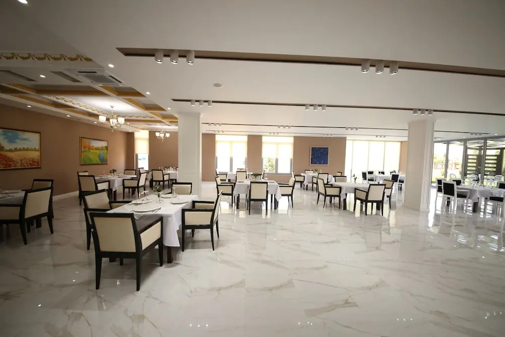 Hotel Holiday