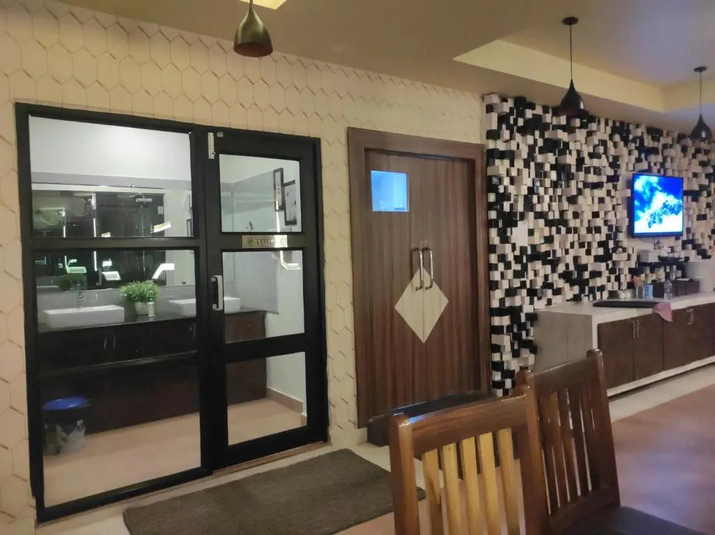Hotel Paradise Inn