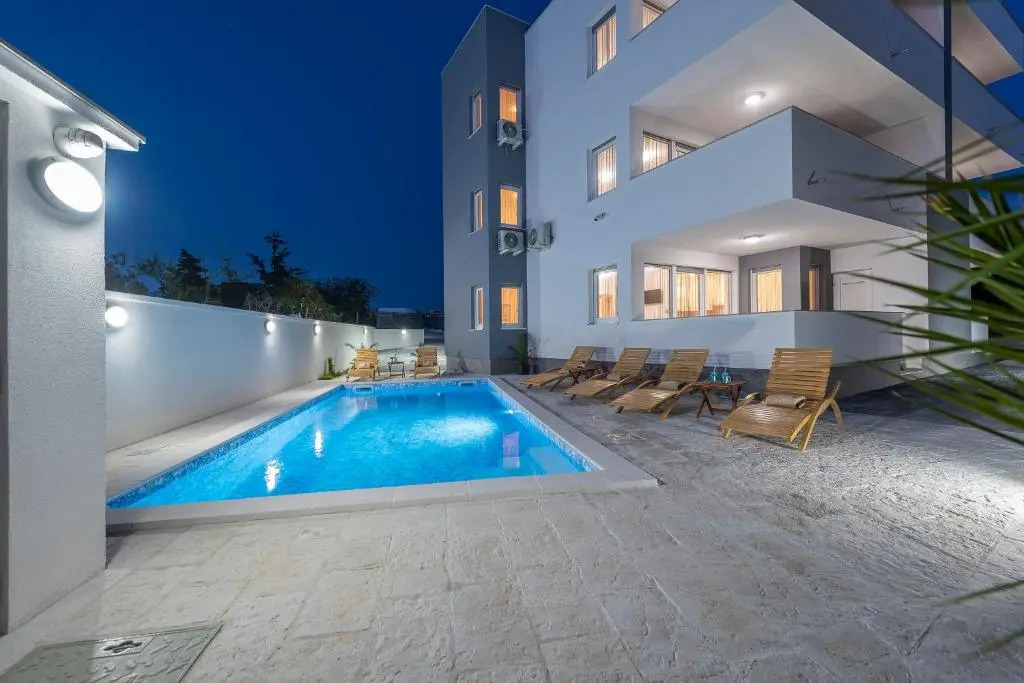 Villa Star 3. centrally located ap. with a pool