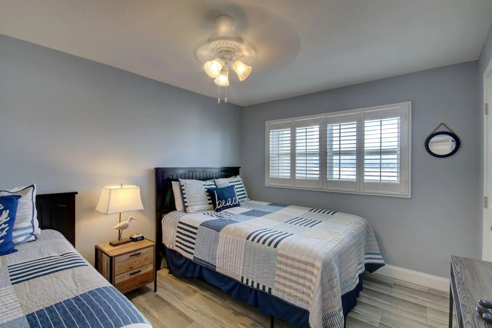 448 El Matador 2 Bedroom Condo by RedAwning