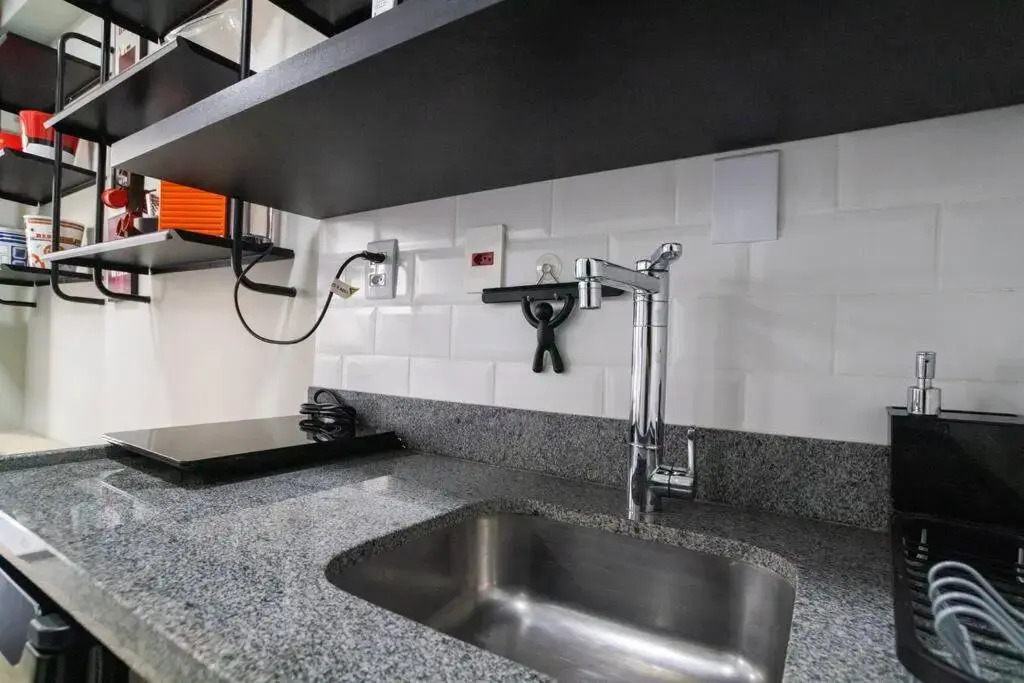 BHomy Bela Vista Moderno com varanda Y804B