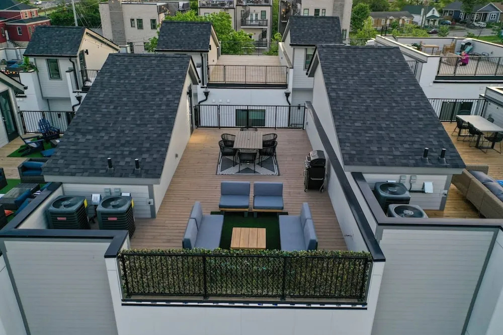 Franklin by Avantstay Trendy Townhouse in Great Location w/ Private Roof Top Patio
