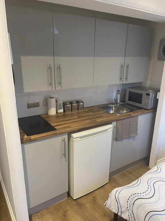 Charming Studio in London - 1 Person Only