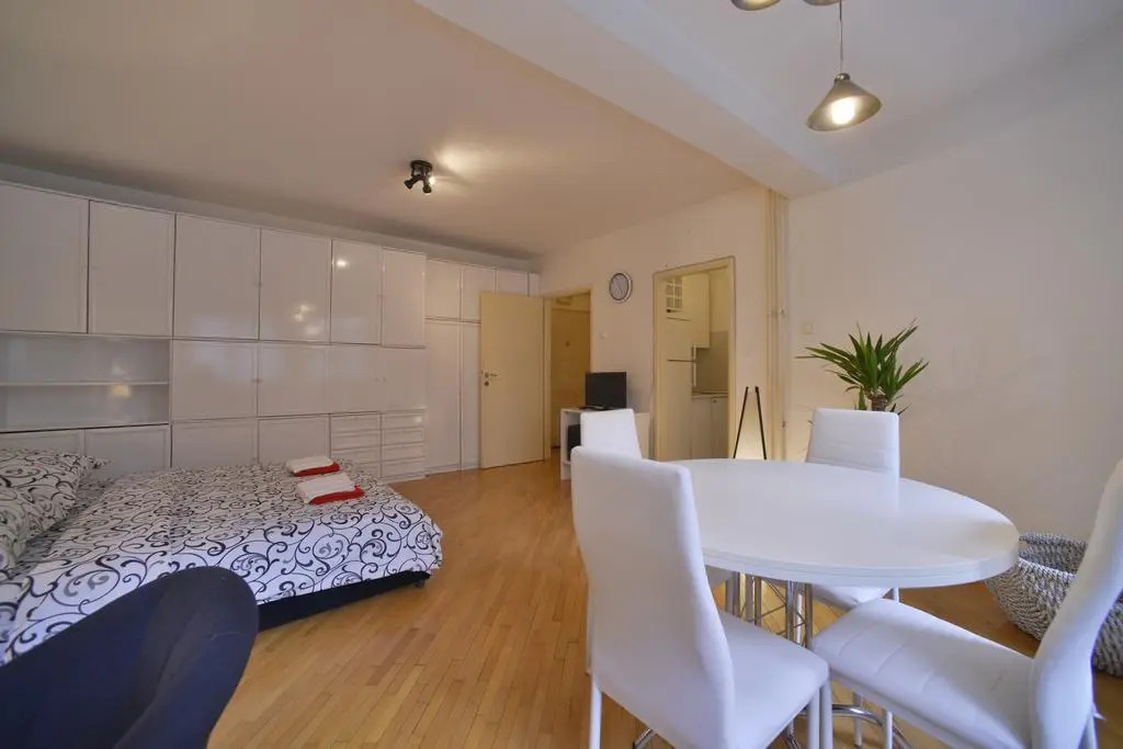 Gaga Apartments