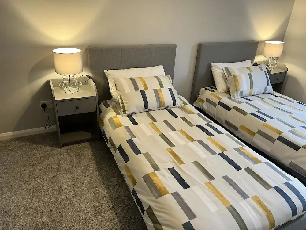 vERY comfy town house