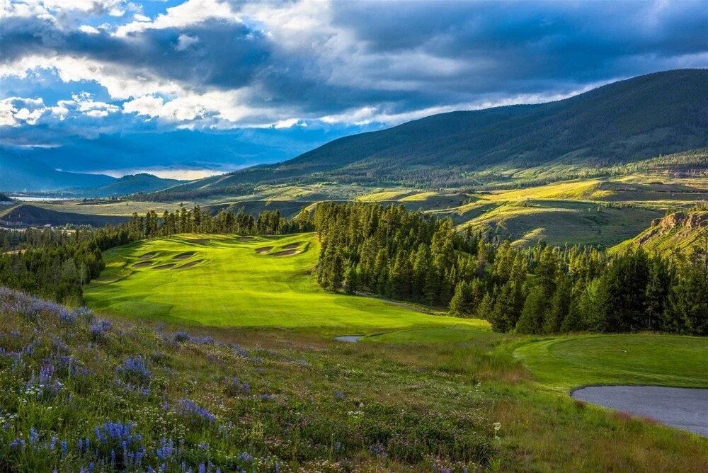 Contemporary 3 Bedroom Condo in West Keystone Along Shuttle to Slopes